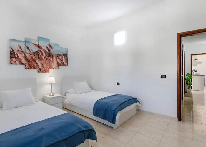 Casa Aurora Private With Heated Pool Güime